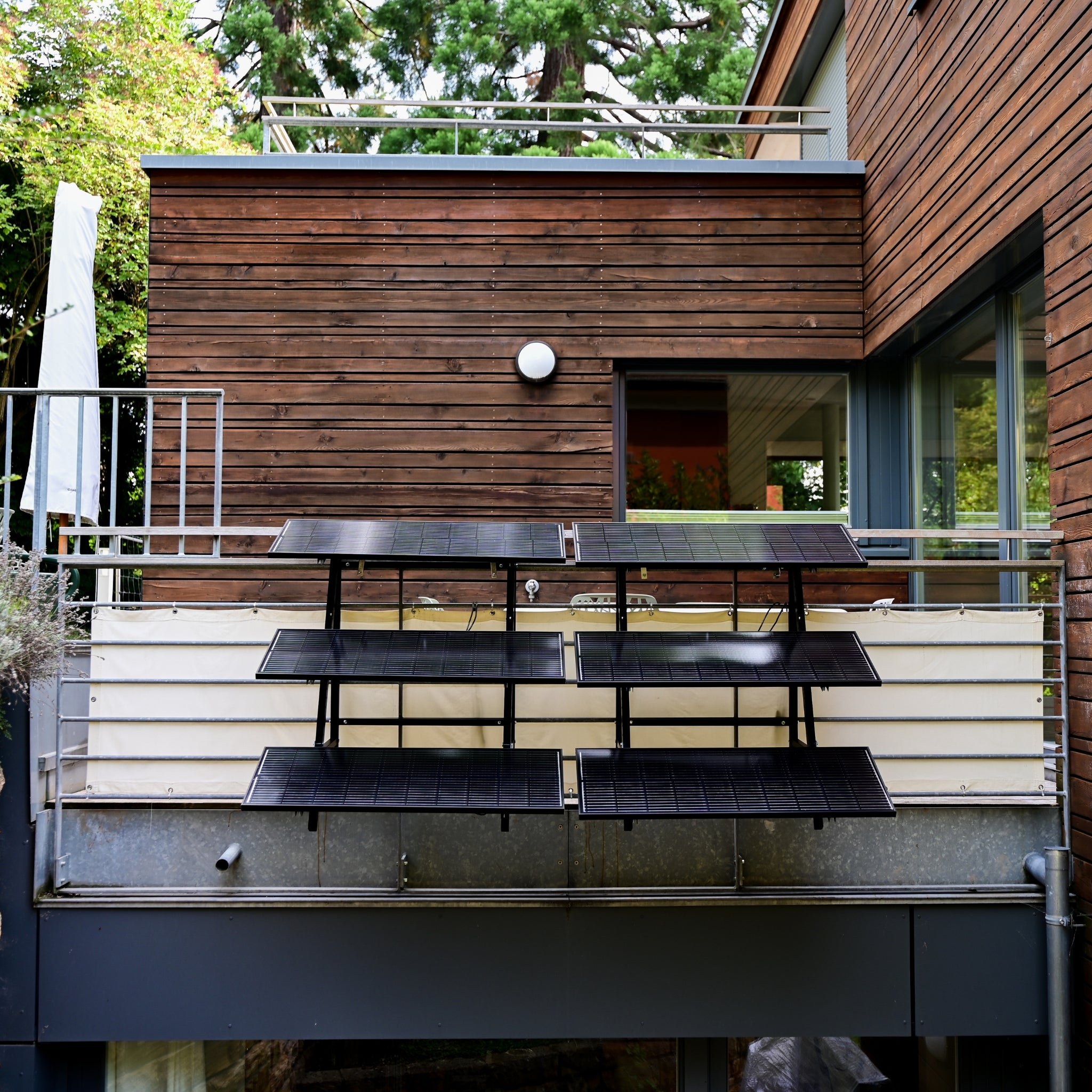 Balkonkraftwerk MoeCell Large Set (450W + Halterung) inkl. Wechselrichter und Anschlusskabel